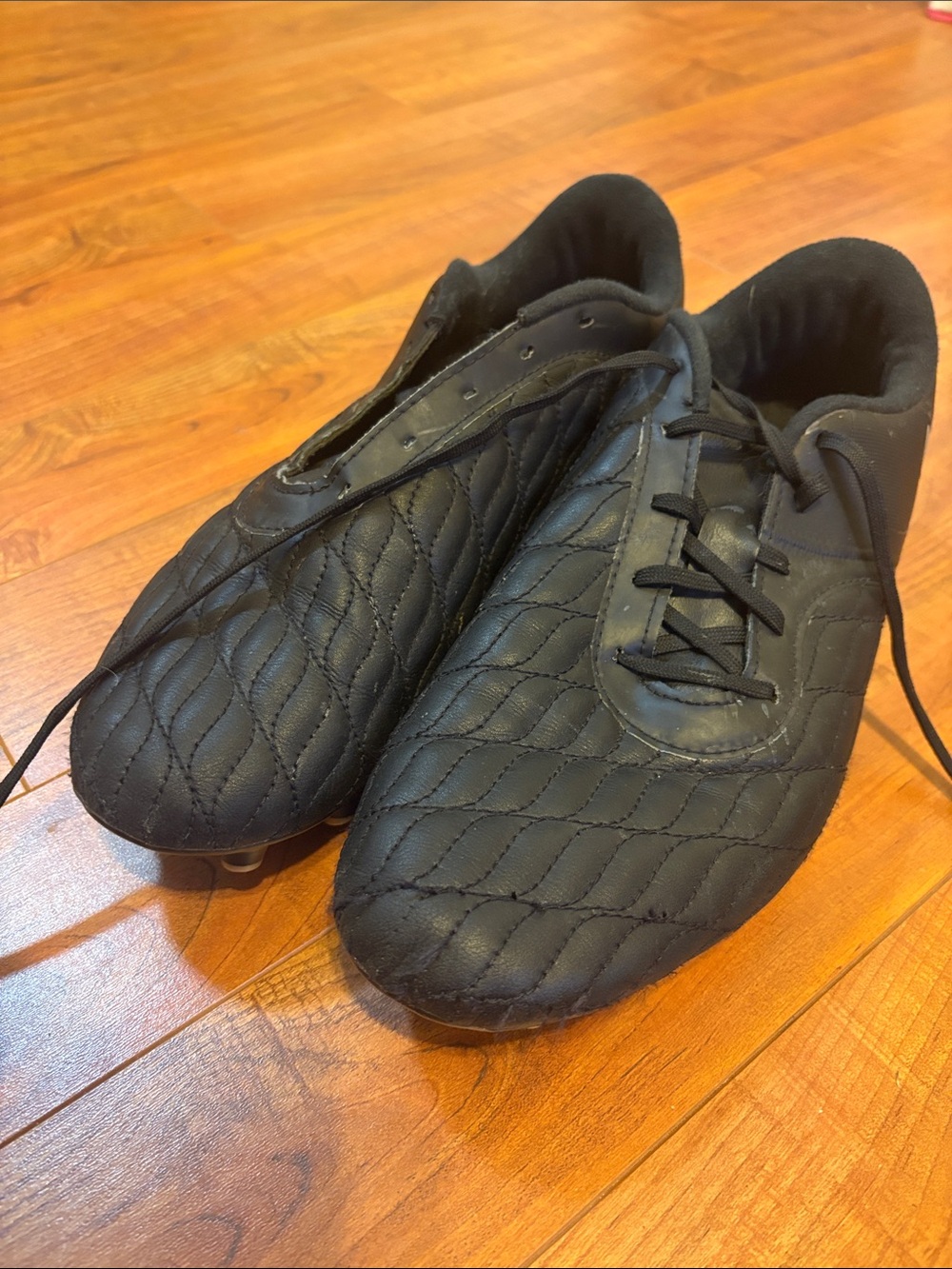 Under Armour Black Quilted Athletic Cleats